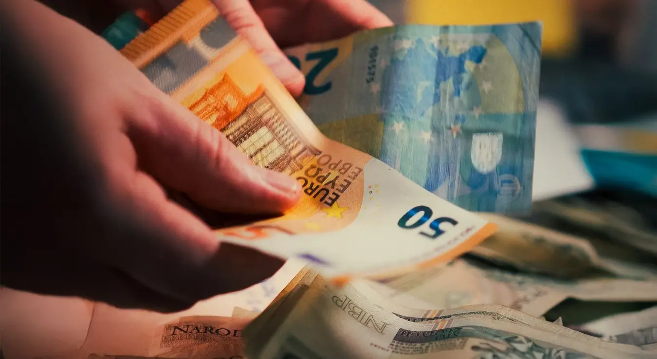 Horoskopski obrt: Tri znaka dobijaju priliku da zatvore sve dugove do 18. jula