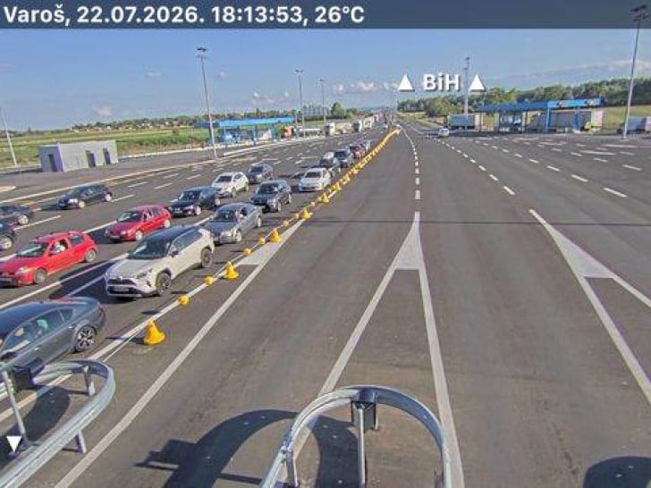 Sistem na graničnom prelazu u Gradišci u kvaru: Putnici ne mogu preći