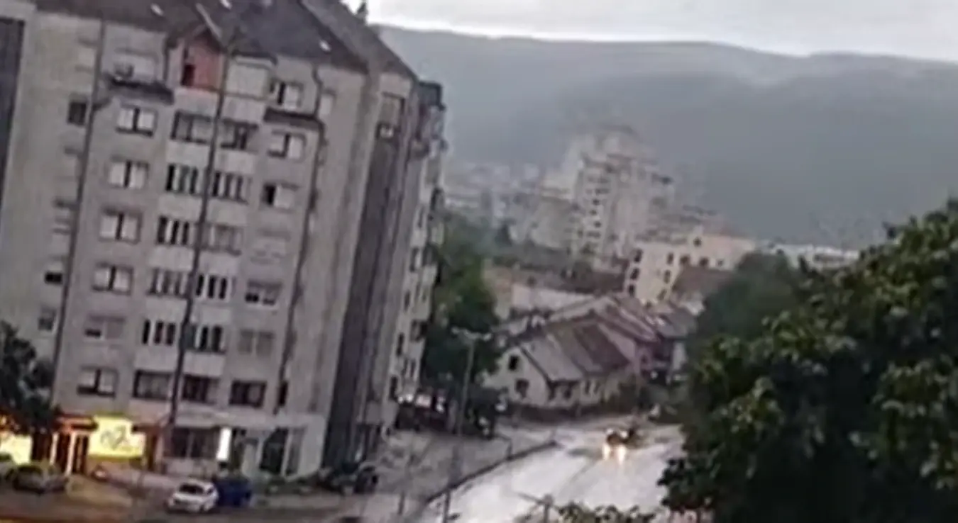 Večernje nevrijeme zahvatilo Banjaluku, grmljavina i pljusak