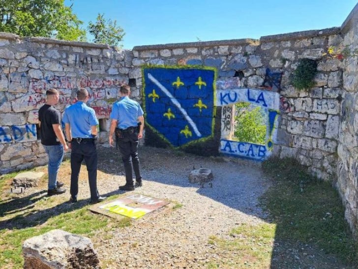 Identifikovani osumnjičeni za ispisivanje uvredljivih grafita na Đurđevom gradu u Zvorniku