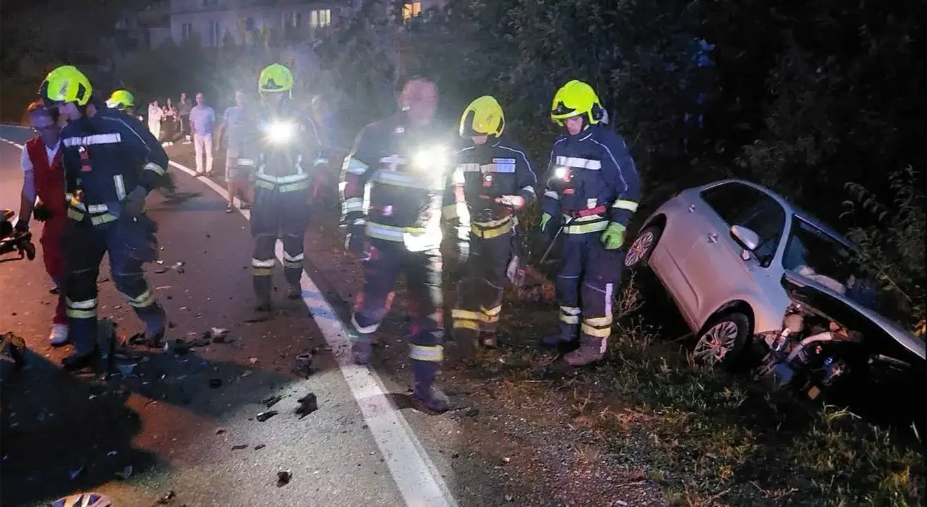 Saračica: Hitna pomoć i vatrogasci na mjestu saobraćajne nesreće, jedna osoba povrijeđena