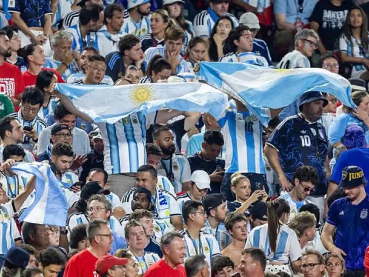 Argentinski navijači spalili pogrešnu zastavu - umjesto engleske, gorjela britanska