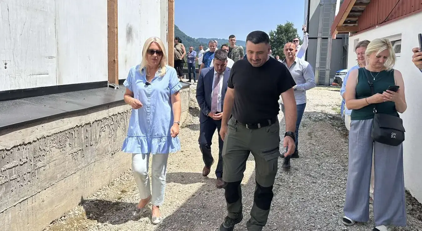 Cvijanovićeva obišla ekološku farmu u Šekovićima: Oduševljena modernim konceptom