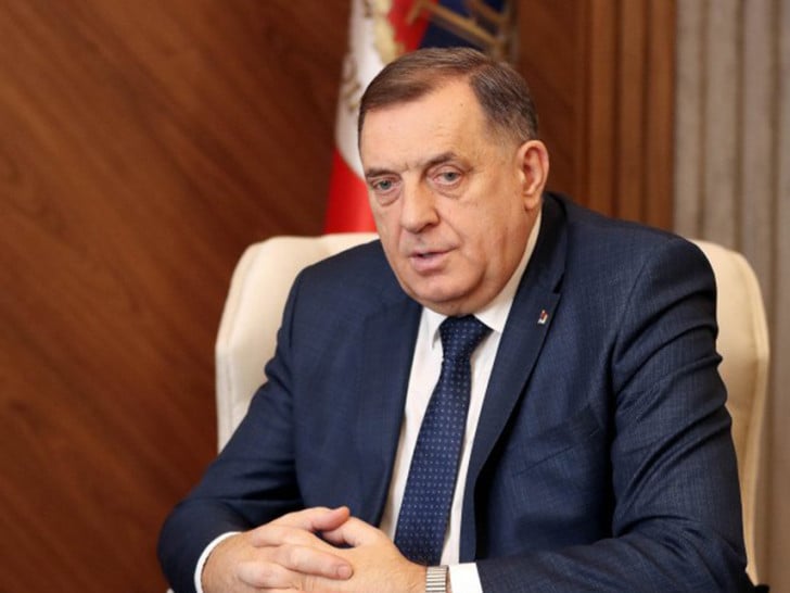 Dodik uzvratio Šmitu: „Bivši i lažni se poredi s Franjom Josifom“
