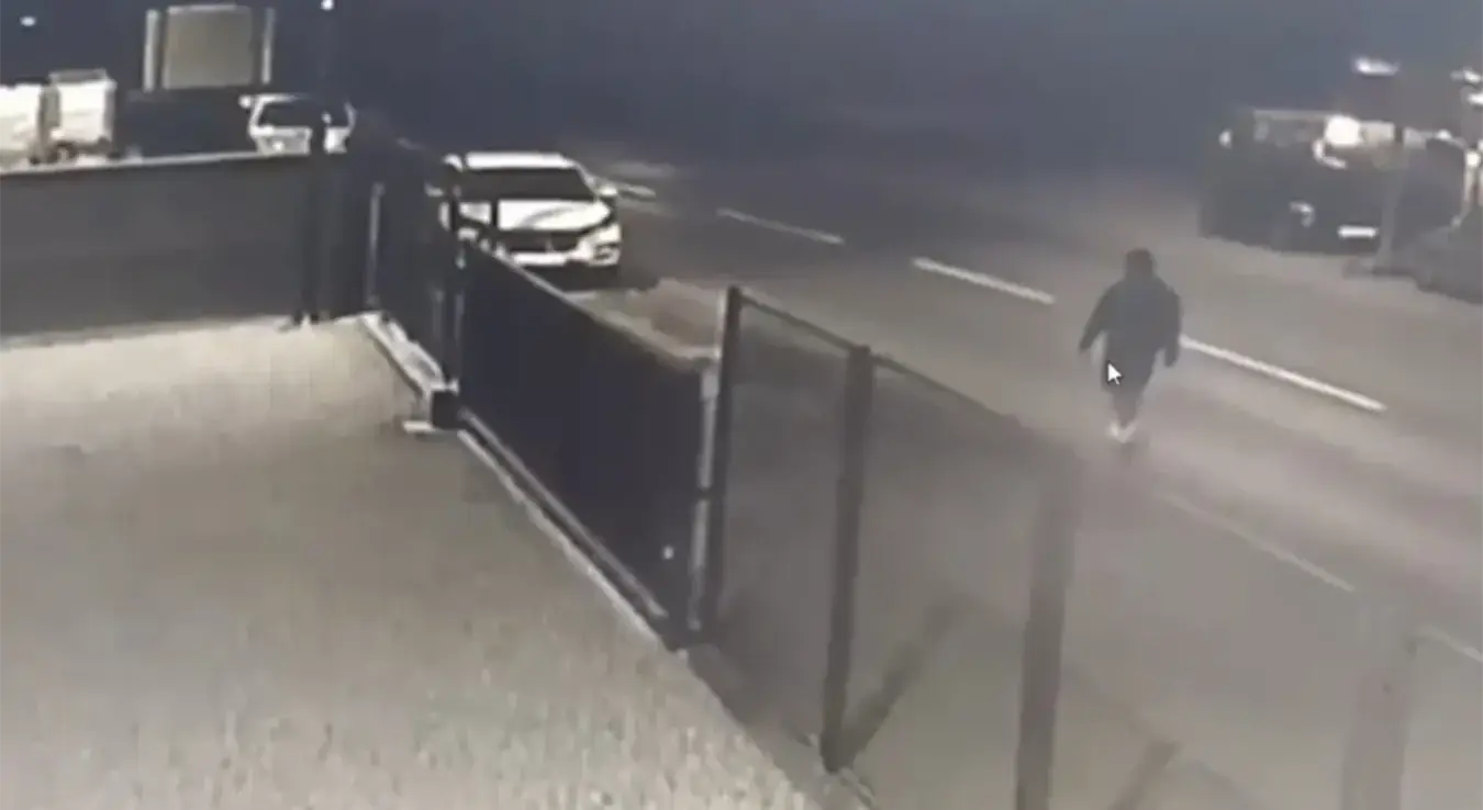 Brza provala u Gradišci: Kamere snimile kako lopov za nepunih minutu razbija Hyundai