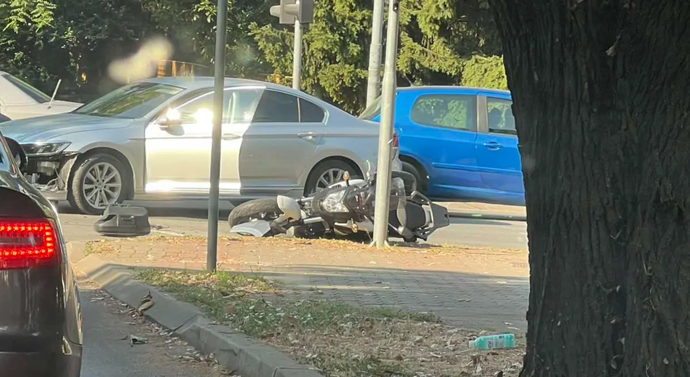 Povrijeđena osoba u sudaru automobila i motocikla u Banjaluci