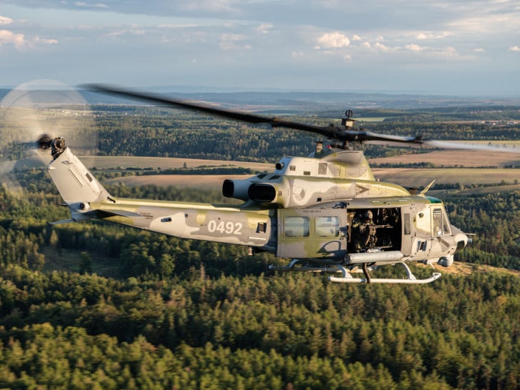 Stravična nesreća u Češkoj: Vojni helikopter pao u bazi, poginula jedna osoba