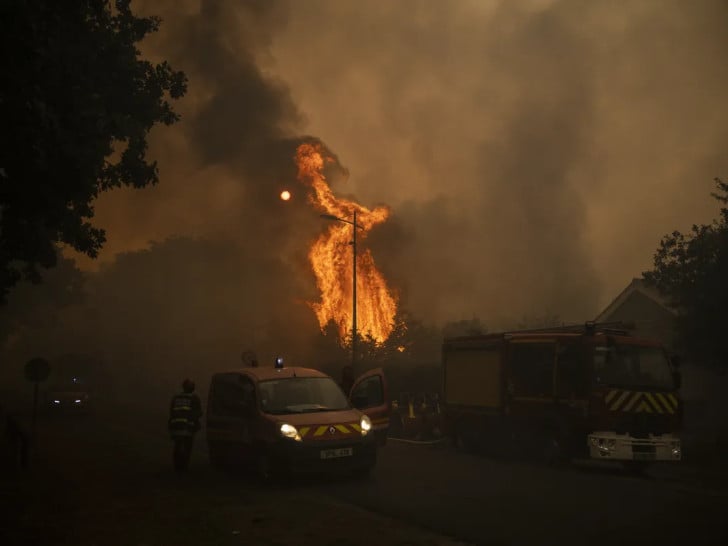 Pozari u okolini Bordoa i dalje nepod kontrolom, evakuisano 220.000 ljudi