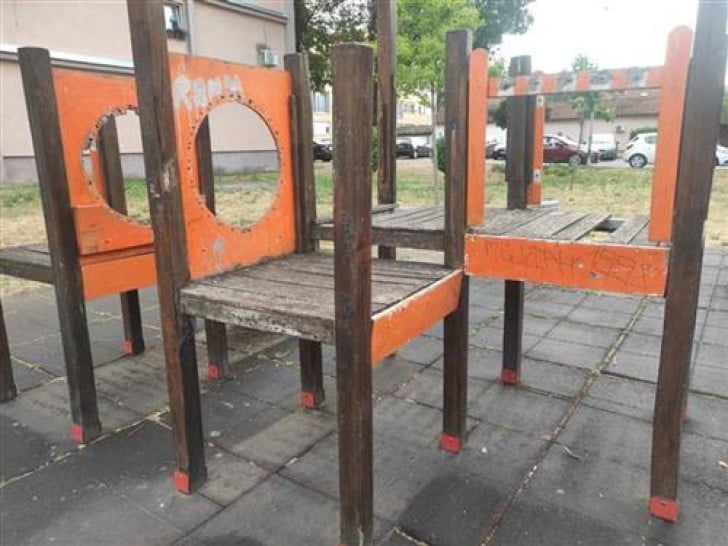 Vandali do temelja uništili dječije igralište u banjalučkom Obilićevu