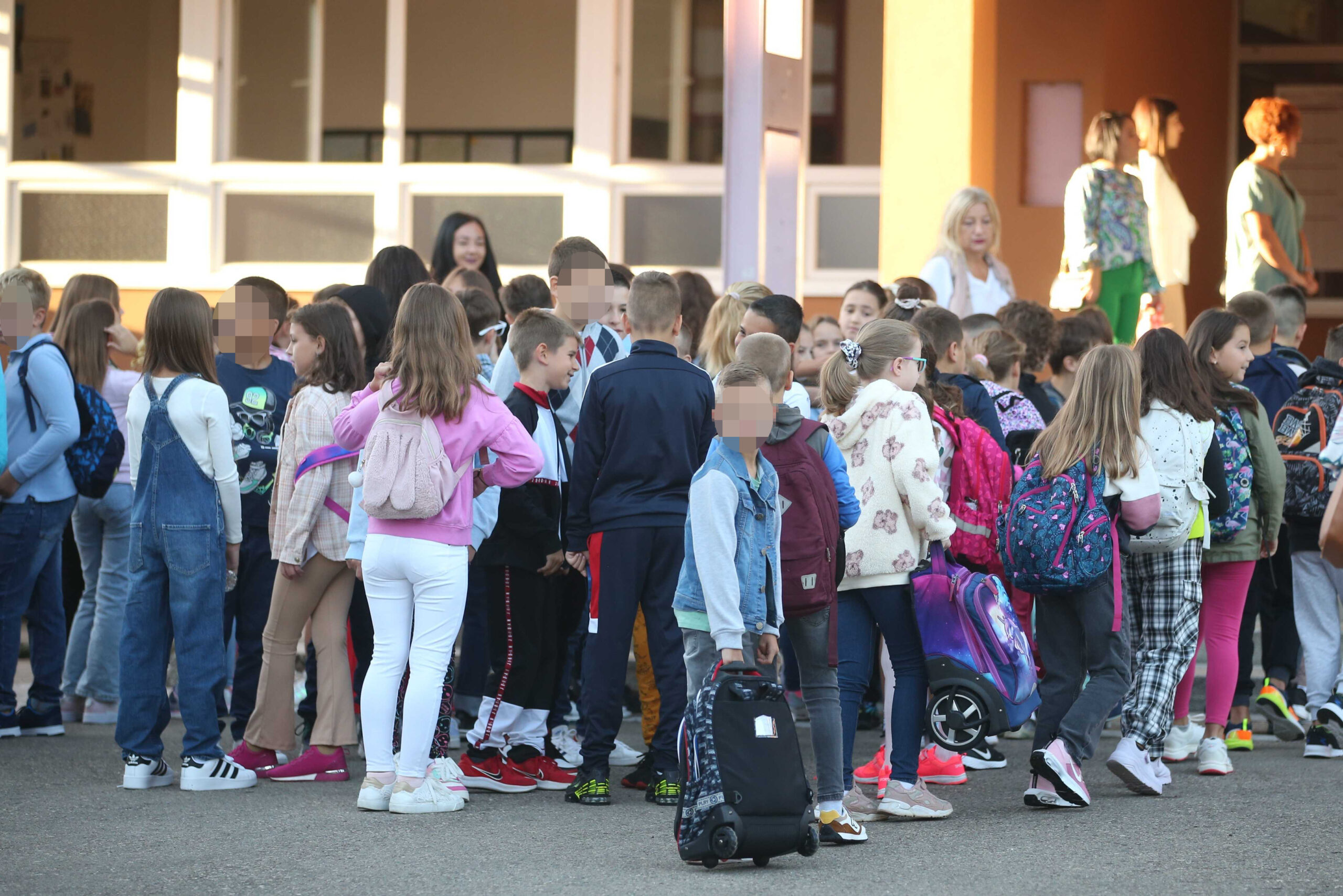 Novi udar na kućne budžete: Cijene školskog pribora u Banjaluci