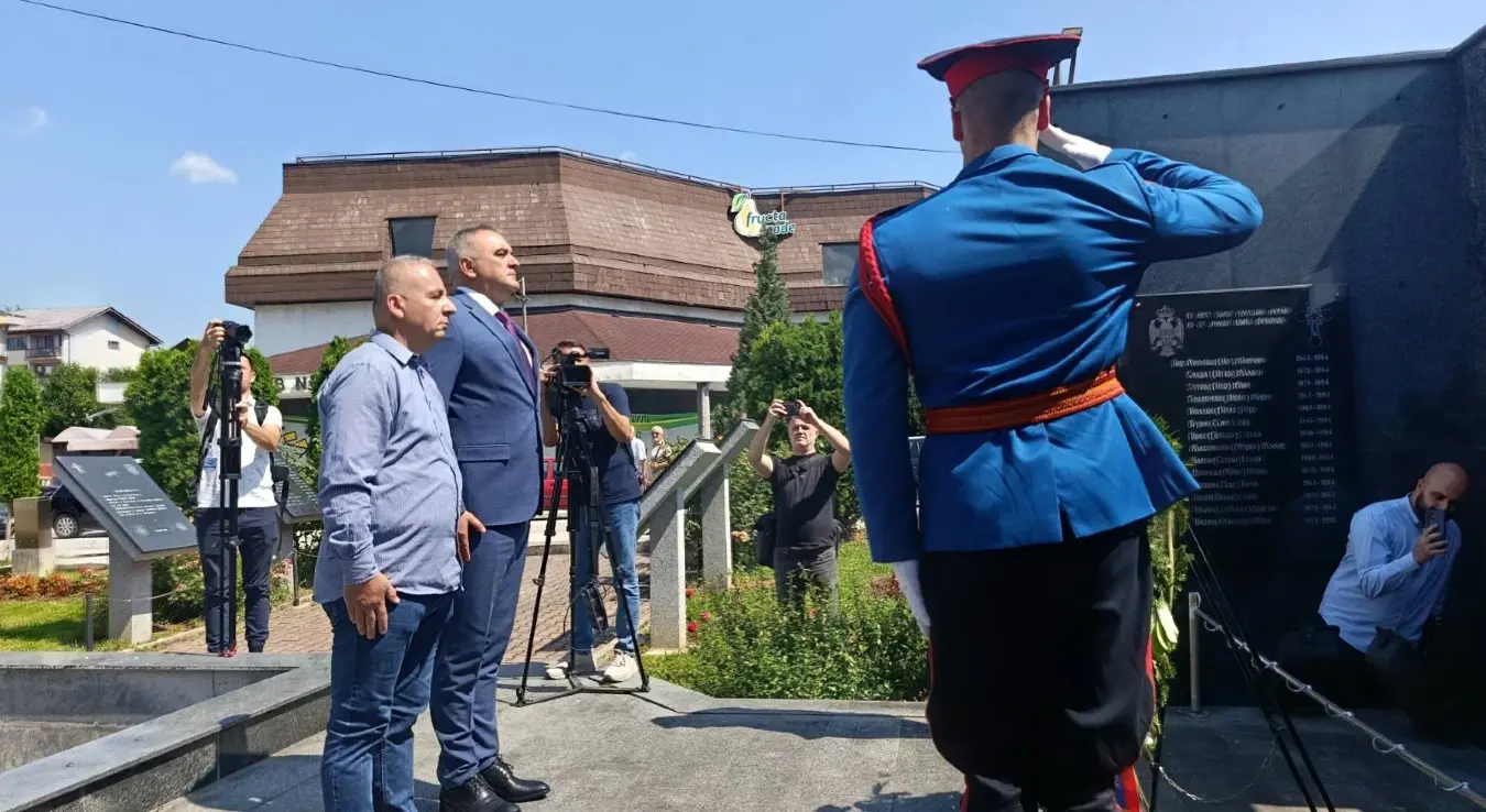Premijer Minić održao govor u Šipovu: Počast poginulim borcima i otvaranje pogona za pelet