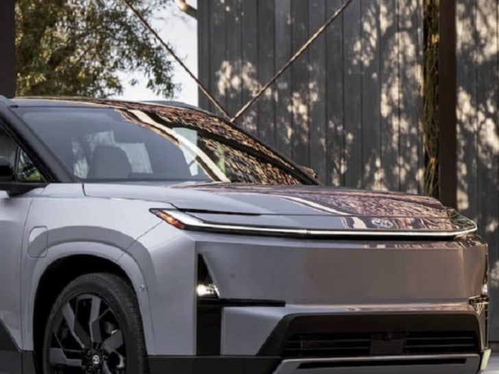 Električni Toyota Highlander kasni: Proizvodnja odgođena do početka 2027.