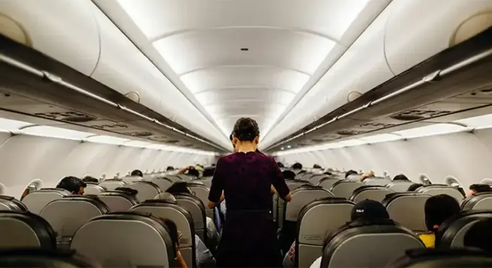 Oluja preusmjerila let iz Soluna: Avion umjesto u Ladjevce sletio u Beograd