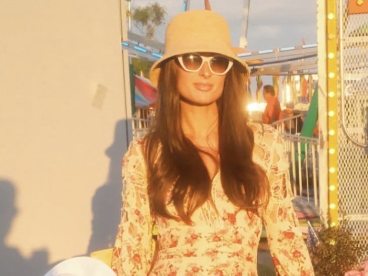 Paris Hilton s novom frizurom i djecom na festivalu trešanja