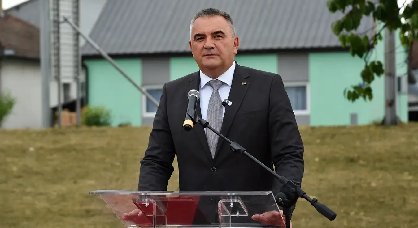 Minić pozdravio dolazak američkih istražitelja u Derventu: Svaka žrtva zaslužuje pravdu