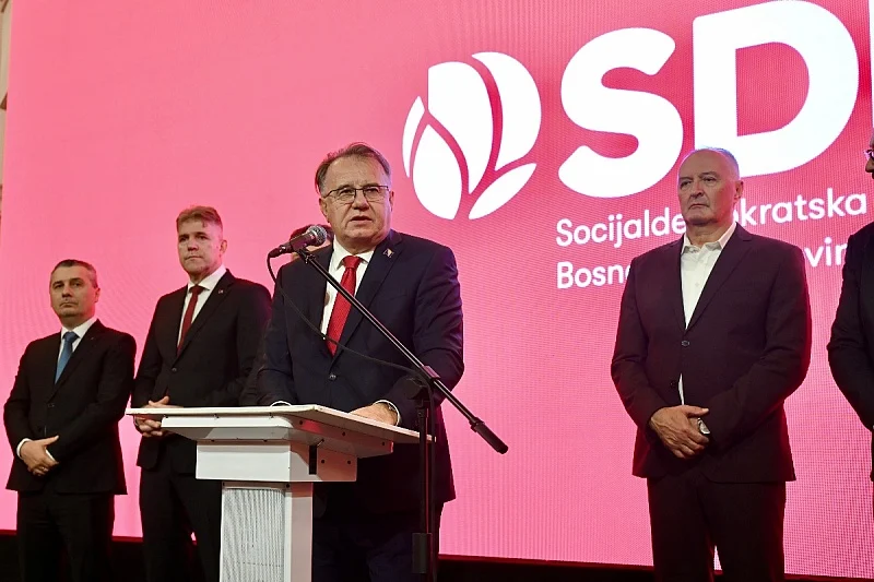 SDP izborni slogan „Jedna država. Jedan tim.“