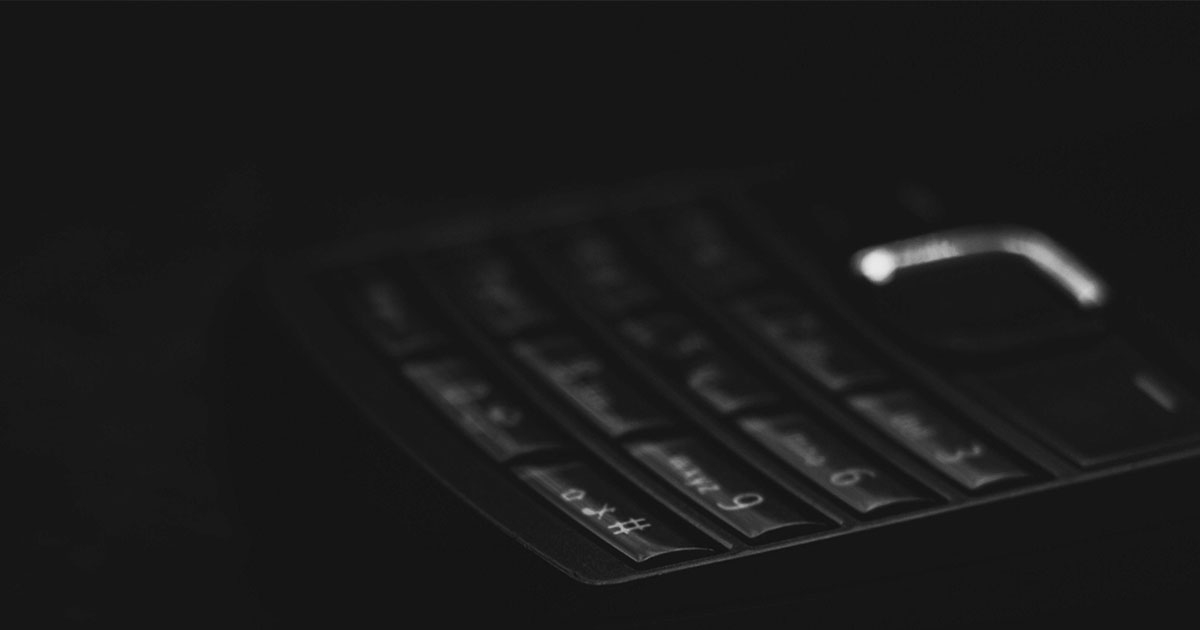 Uskoro na tržište: Prvi mali 4G Pro telefon