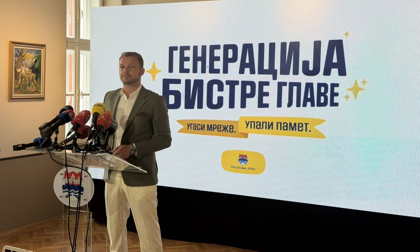 450 školskih uniformi čeka saglasnost škola u Banjaluci