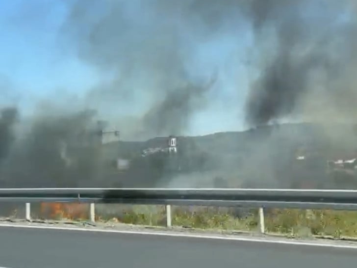 Požar kod prijedorske petlje u Banjaluci, vatrogasci na terenu