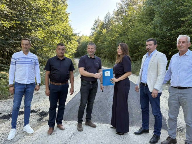 Kuzmićeva u Petrovu: Modernizacija puteva preduslov za ostanak stanovništva