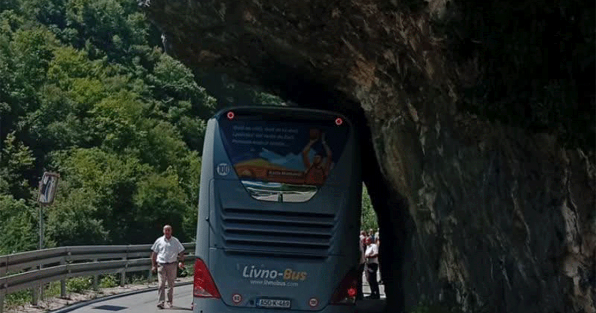 Autobus zapeo u kanjonu, saobraćaj kod Banjaluke nakratko usporen