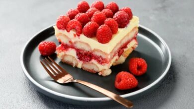 Osvježenje bez pečenja: voćna torta sa piškotama