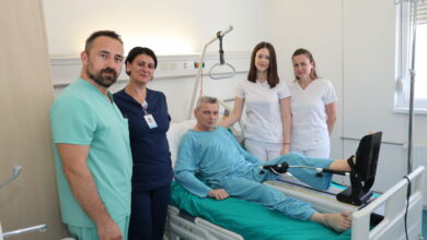 U UKC RS ugrađena totalna proteza koljena pacijentu sa hemofilijom