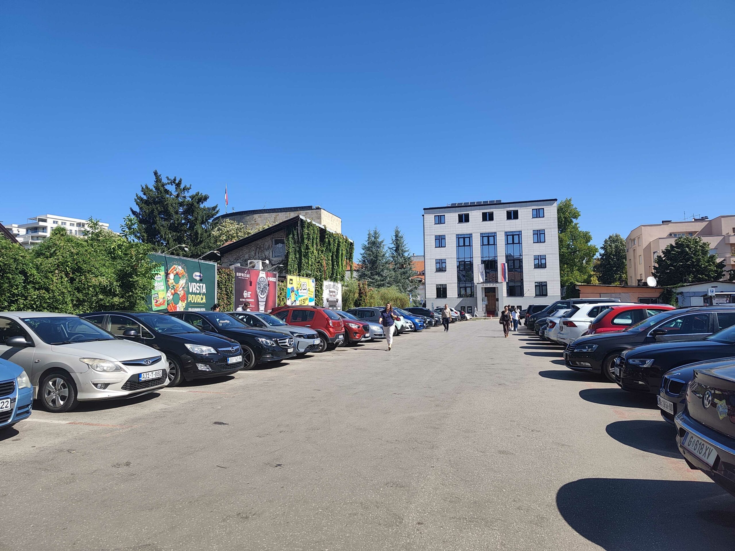 Parking rulet u Banjaluci: Bez papirića na automobilima, SMS ili kazna?