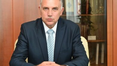 Golubović odgovorio Stanivukoviću: Spor oko školskih uniformi i dalje traje