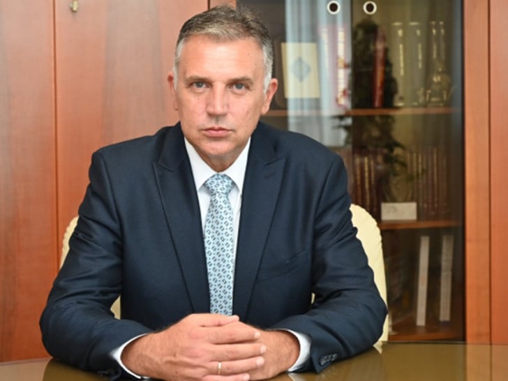 Golubović odgovorio Stanivukoviću: Spor oko školskih uniformi i dalje traje