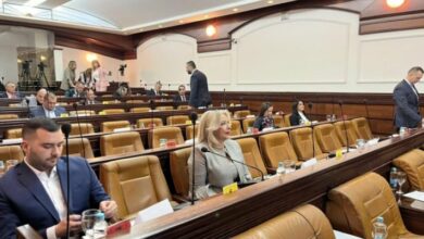 Stanivuković i Mandić u okršaju: Od „šminkanja grada“ do „karijesa u zubima“