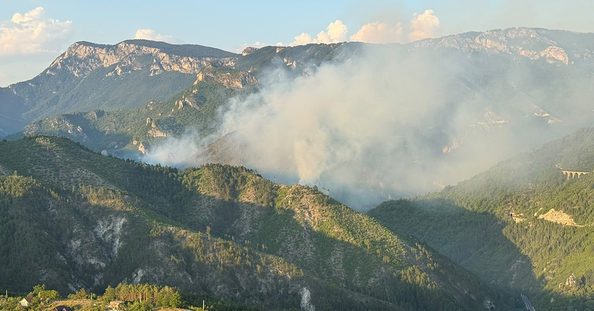 Dva Air Tractora gase požar u Konjicu, treći stiže u subotu