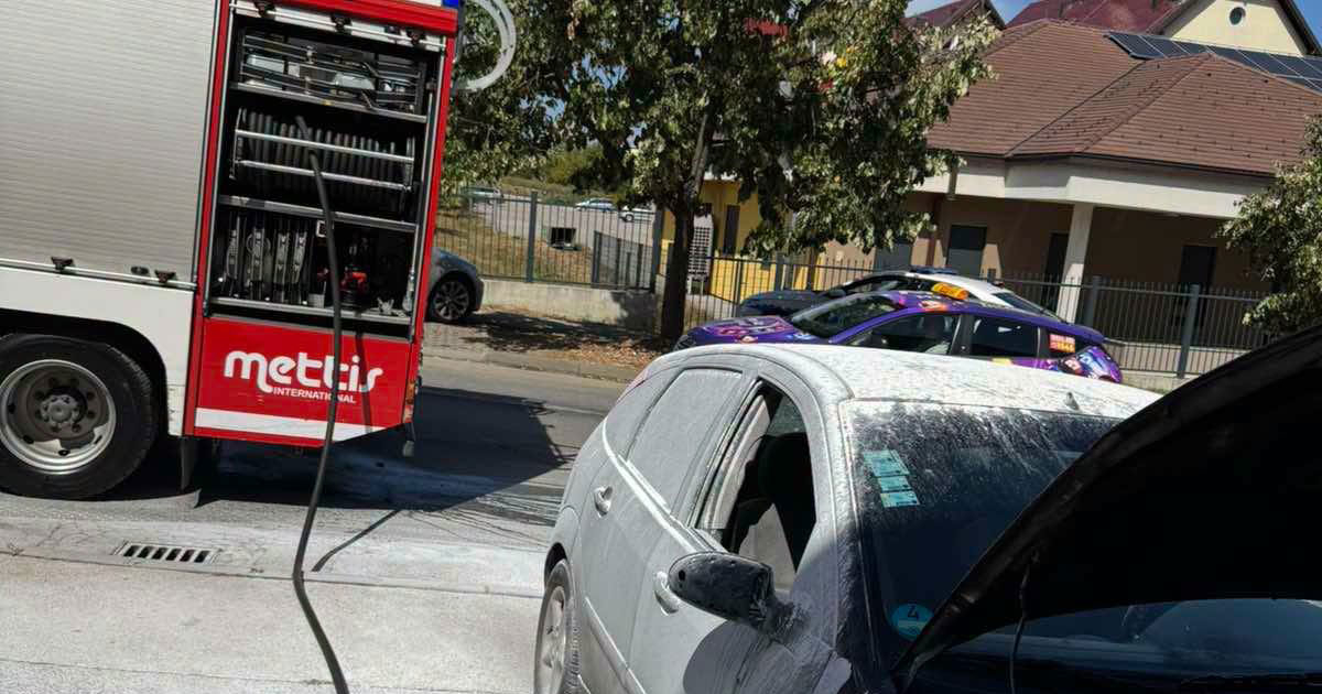 Vatrogasci gasili požar na automobilu u Banjaluci