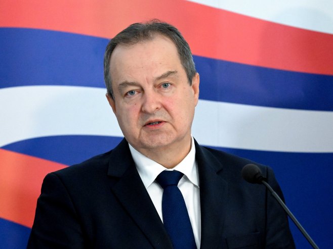 Dačić: Broj žarišta u Deliblatskoj peščari smanjen sa 64 na tri, nema žrtava