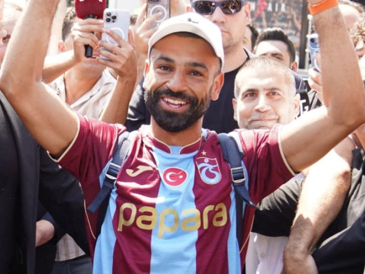 Salah sletio u Istanbul, navijači Trabzonspora poludjeli