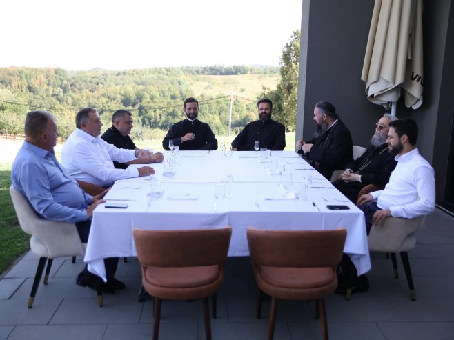 Dodik ugostio mitropolita Jefrema i episkopa Savu