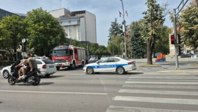 Automobil se zapalio kod hotela „Bosna“ u centru Banjaluke