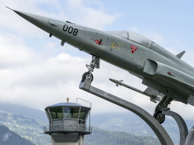 Avion NATO-a oborio dron iznad Rumunije