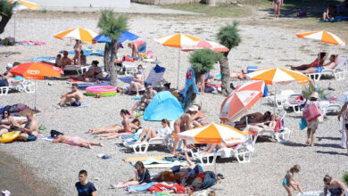 Neum i dalje pun do posljednjeg kreveta, more najtraženiji spas od žege