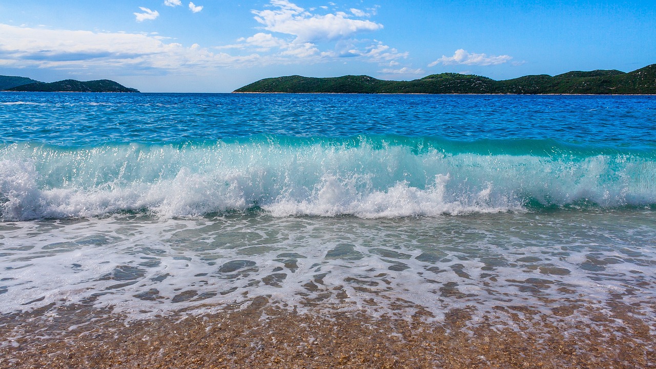 Mrtvački sanduk na plaži na Pagu prestrašio kupače