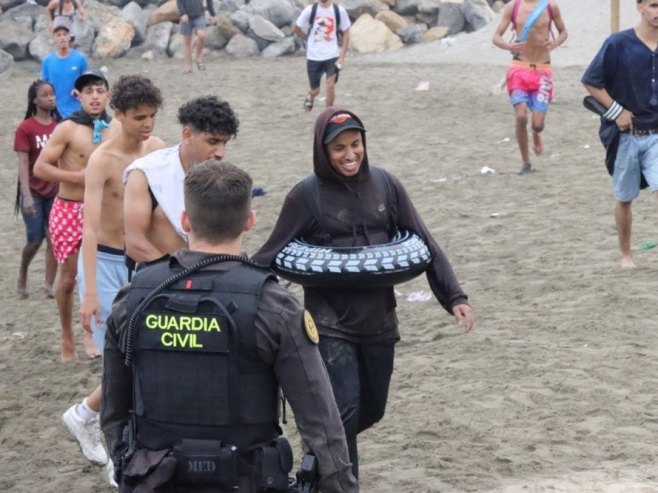 Najmanje 61 osoba poginula u masovnom ulasku migranata u Seutu