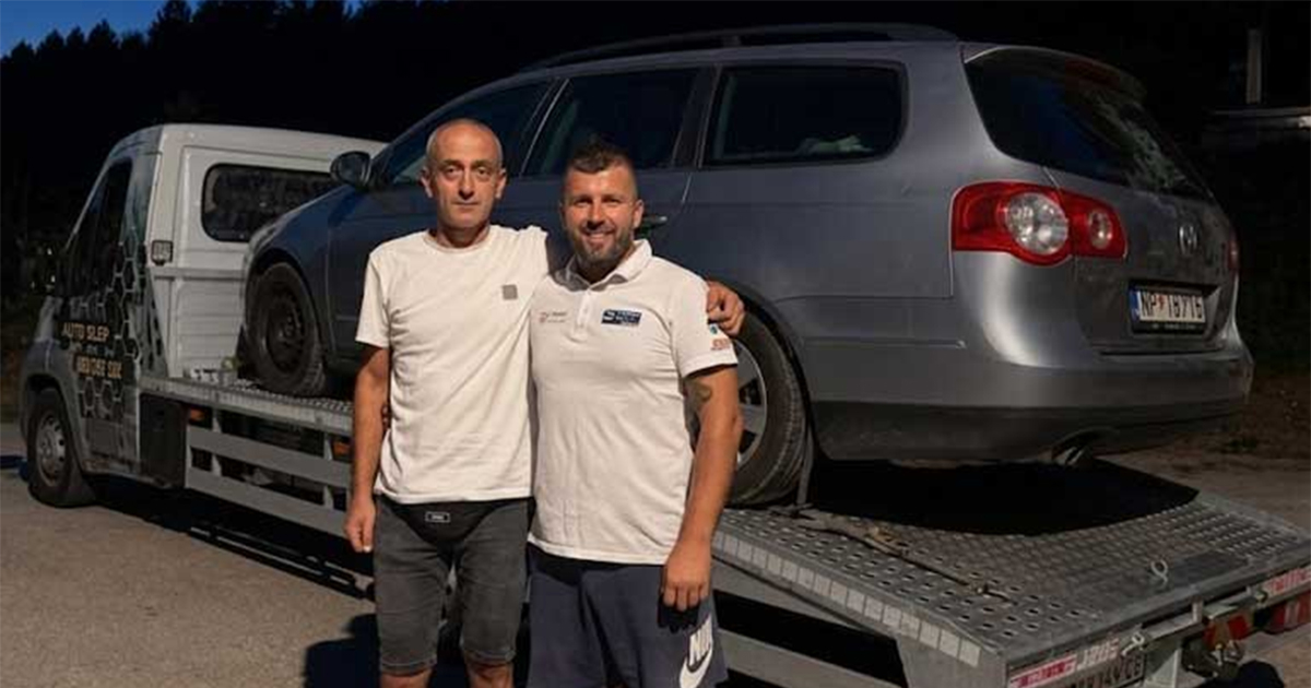 Čovjek iz Kolašina dao svoj automobil porodici u nevolji: „Idi, odvedi djecu kući“