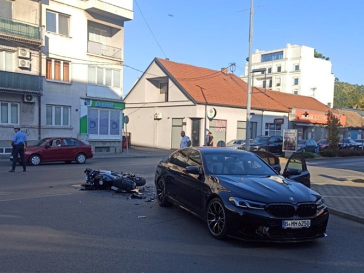 Motocikl i BMV sudarili se u Bijeljini
