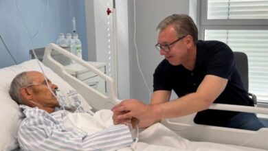 Vučić posjetio Raškovića u Kliničkom centru Srbije
