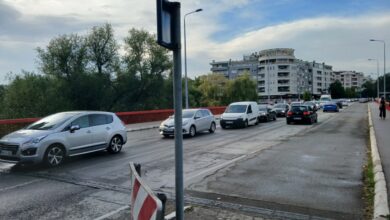 Kvar automobila izazvao velike gužve na Venecija mostu