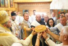 Stanivuković prisustvovao osvećenju obnovljene crkve brvnare u Imljanima
