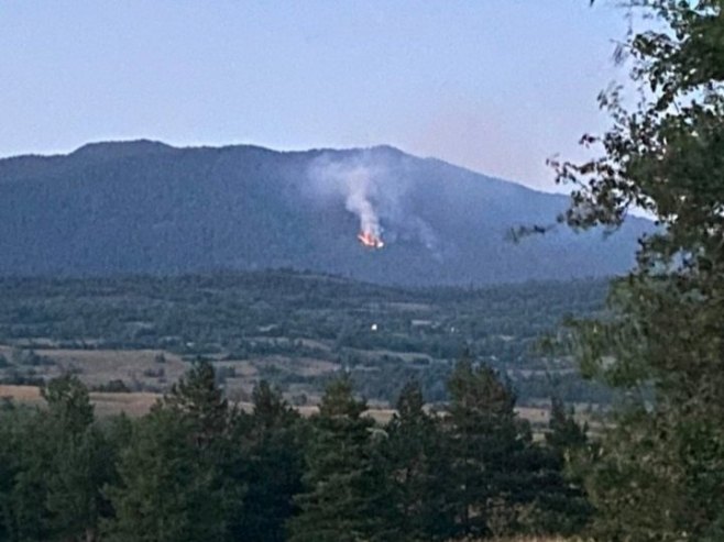 Požar kod Bosanskog Petrovca: Gašenje i šesti dan bez prave podrške
