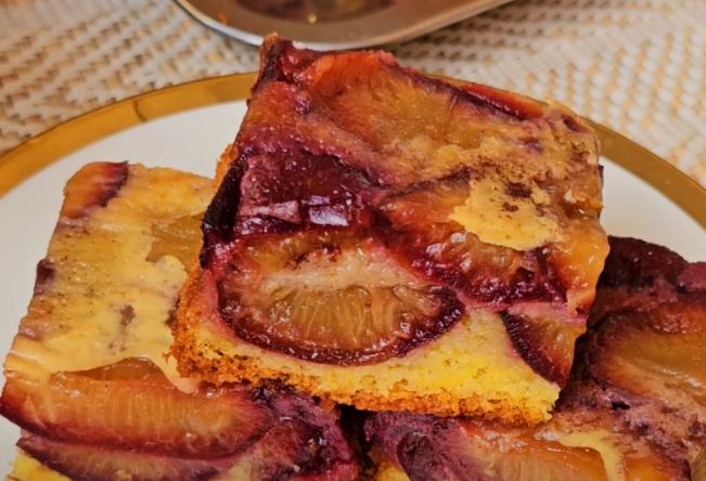 Sočna šljivopita: Kolač od zrelih šljiva koji osvaja svakoga