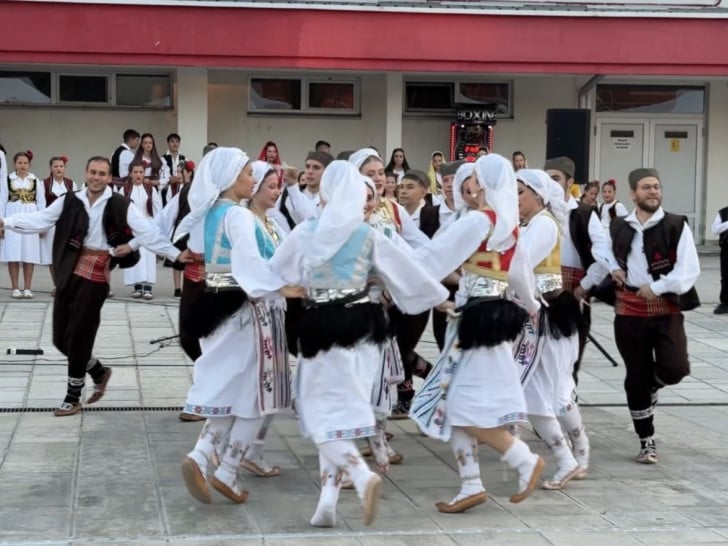 KUD „Slavija“ ispunio Trg Republike Srbije igrom i pjesmom