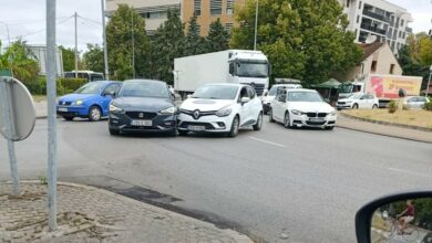 Saobraćajni kolaps na Rebrovcu: Dva automobila blokirala izlaz ka pumpi